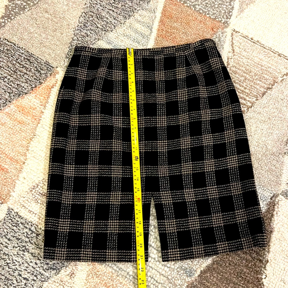 Ann Taylor skirt + free gift 🎁